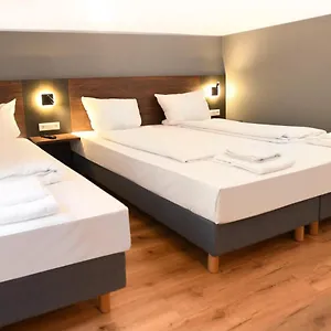 Apadana Frankfurt 2* Frankfurt am Main